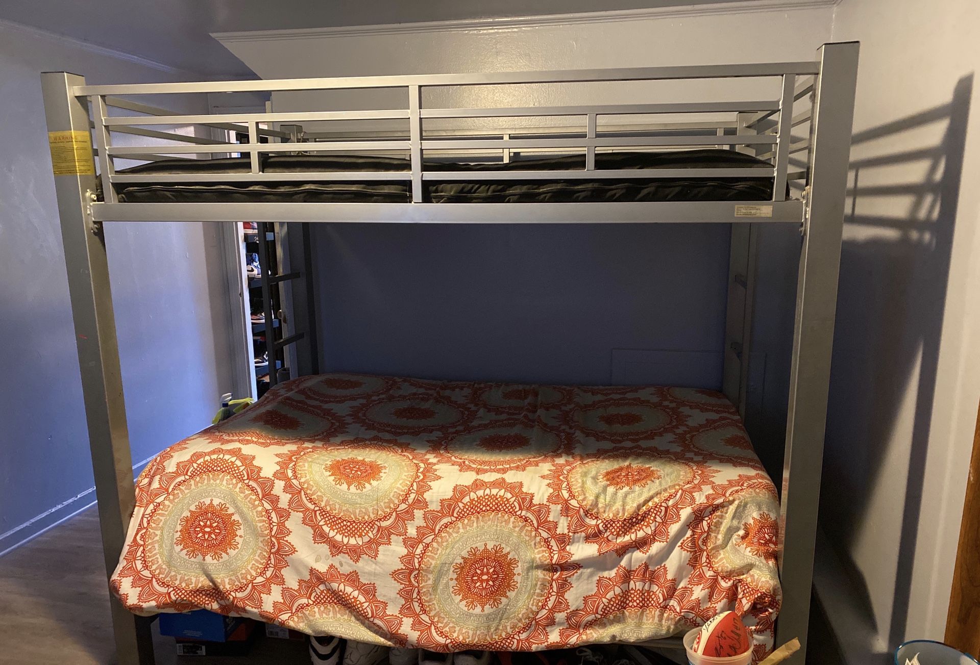 METAL BUNK BED SHOOT A GREAT OFFER !