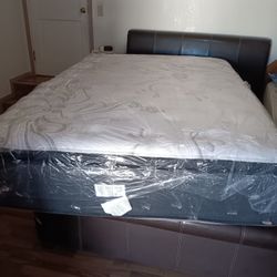 Queen  Semi New  Mattress 