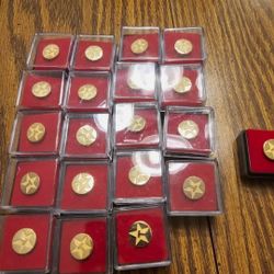 20 Texaco Five Point Star Letter T Logo Small Round Gold Tone Lapel Pin Tie Tack