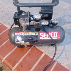 Senco 1 gal Horizontal Portable Hand-Held Air Compressor 125 psi 1/2 HP

