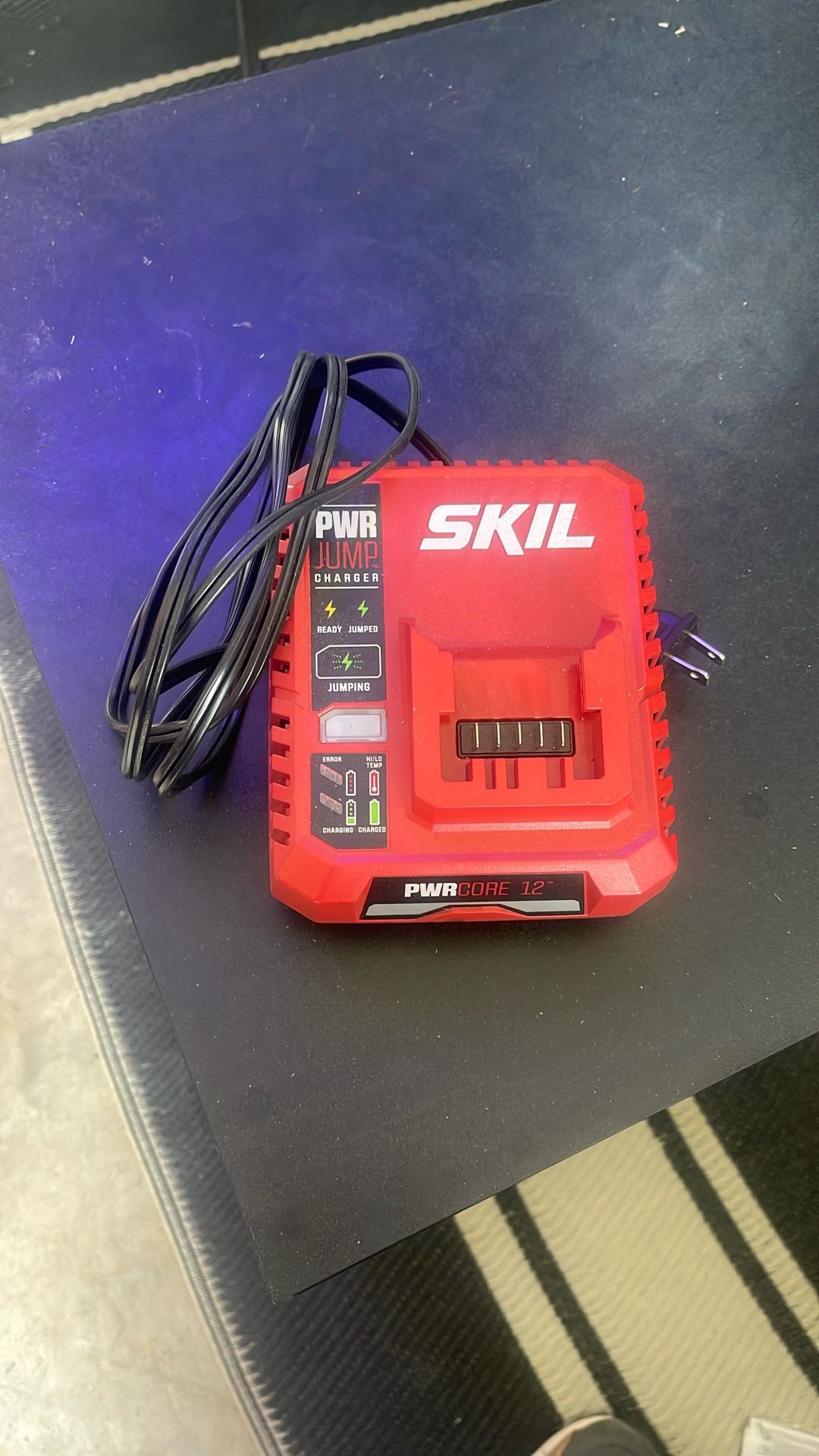 SKIL charger