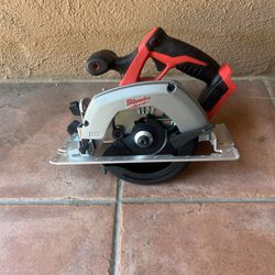 Milwaukee M18 Cordless 6 1/2in Circular Saw
