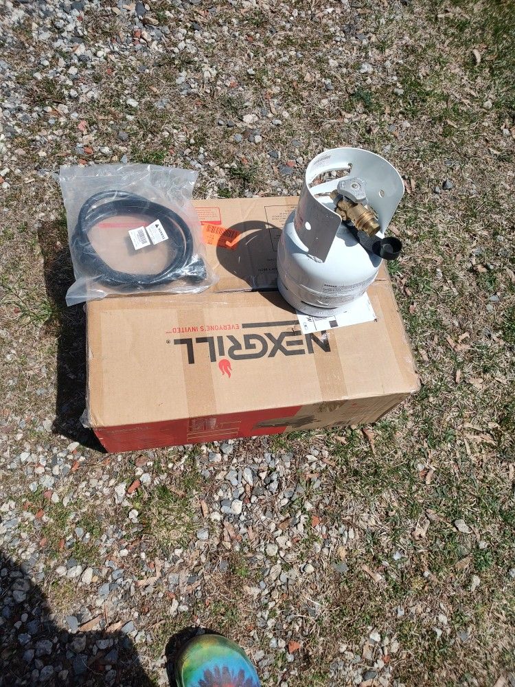 Nexgrill Portable Propane Tank And Hose Brand New