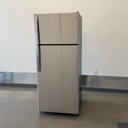 18 cu ft GE Refrigerator Freezer Delivery available