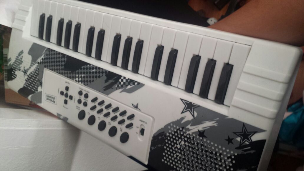 42 key electric keyboard