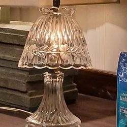 Vintage  Crystal  Accentl Lamp Frosred Floral 2pc.