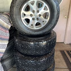 Chevy Wheels And Tires LT285-70-17