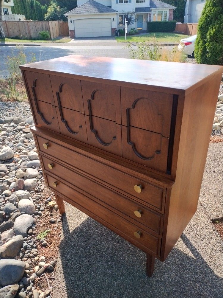 Dixie Mid century Modern Dresser