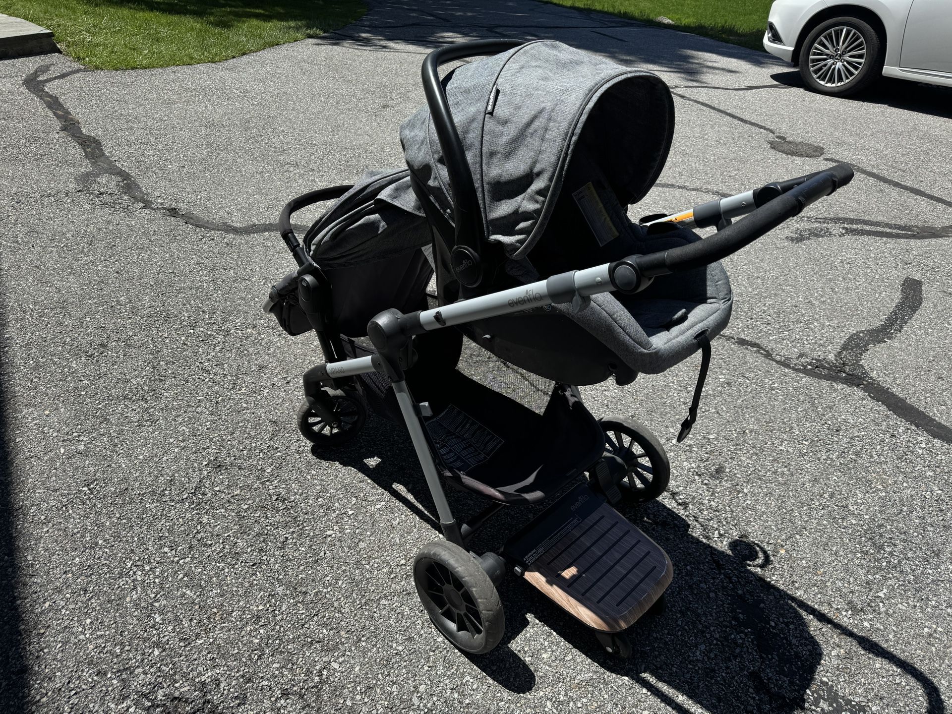 Stroller - Evenflo Pivot Xpand Travel System