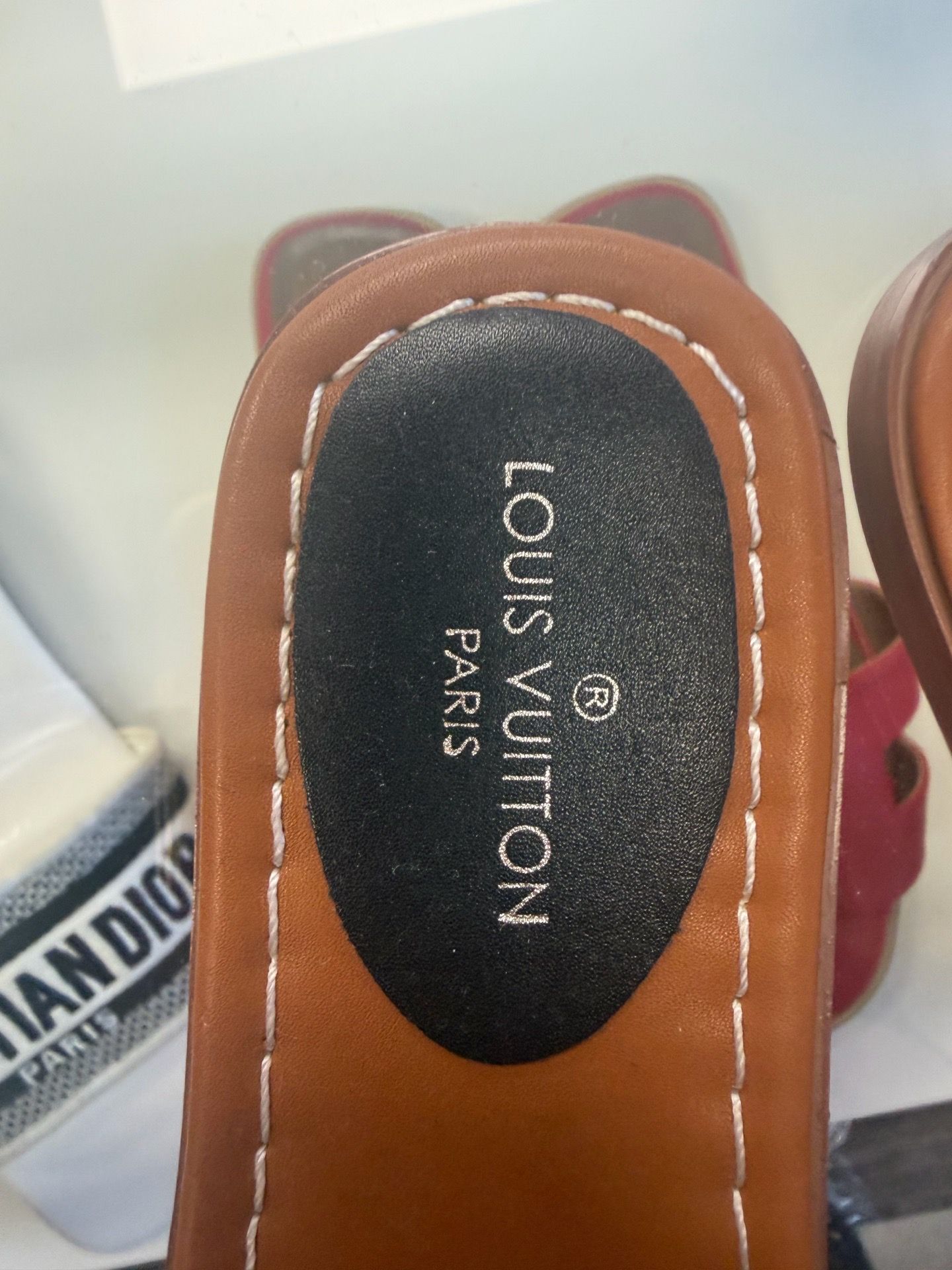 LOUIS VUITTON