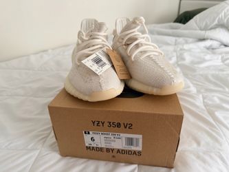 Yeezy boost  350 v2 ( Bone )