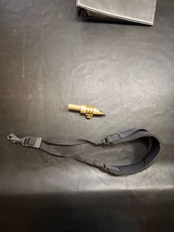 Golden mouthpiece and ligature