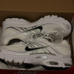 Nike Air Max Moto 2k