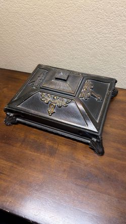 Vintage Antique Style Cast Metal Footed Trinket Box Jewelry Casket Bronzed