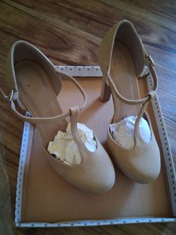 High heels size 8.5 new (plz read description)