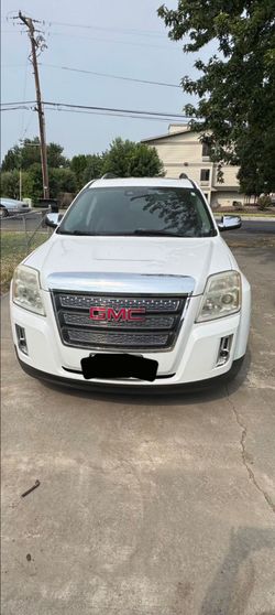 2014 GMC Terrain 4 door white