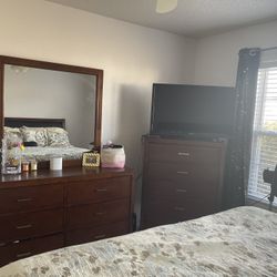 Bedroom Set For Sale 