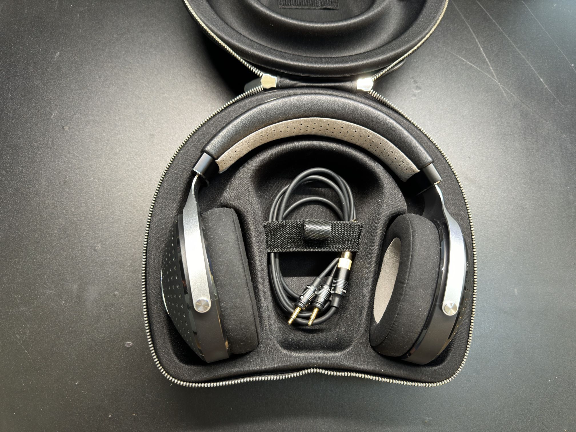 Focal Elegia Closed-Back Wired Headphones
