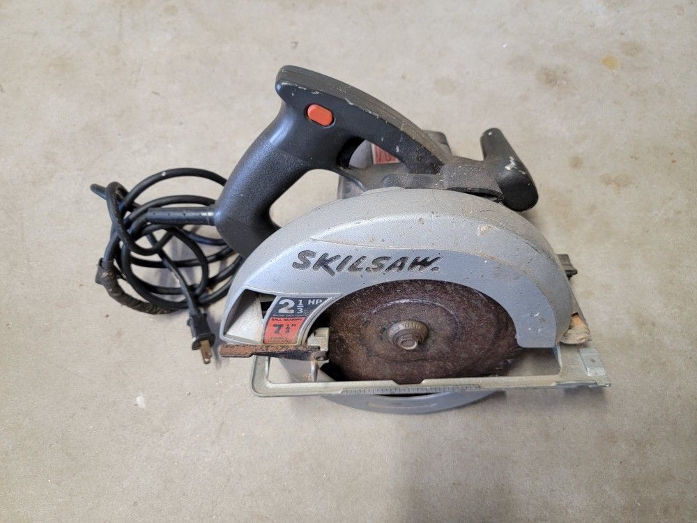 Skilsaw 7¼” Circular Saw (2.3 HP)