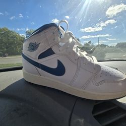 Jordan 1s *NEW Size 5Y /6.5Womens