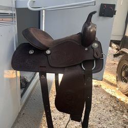 Saddle 