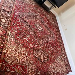 Antique Persian Herez  Oriental Rug