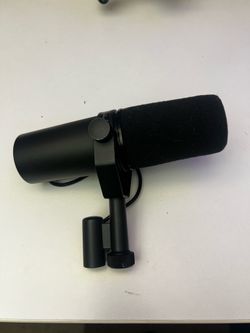 Shure SM7B Dynamic Microphone