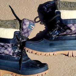 Ladies Storm Cougar Winter Boots Size 6 M