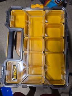 Dewalt 10-Compartment deep pro parts organizer