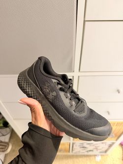 Boys shoes sz 1