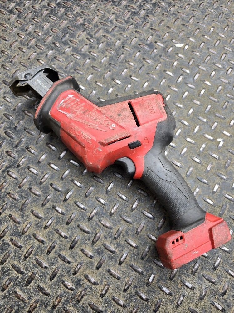 Milwaukee M18 FUEL 18V Lithium-Ion Brushless Cordless HACKZALL Reciprocating Saw (Tool-Only)