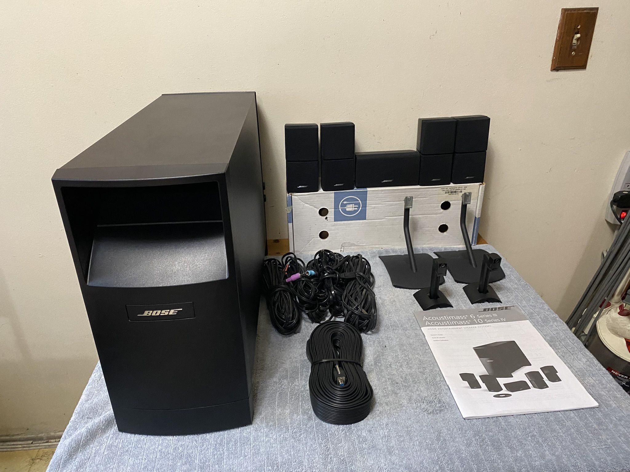 Bose Acoustimass 10 Series 4 Speaker System With 2 Table Stands 2
