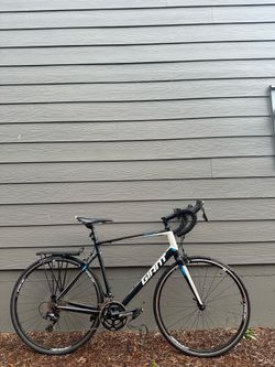 Giant Defy 1 Road Bike – Large Frame - Lightweight Bicycle Carbon Fork