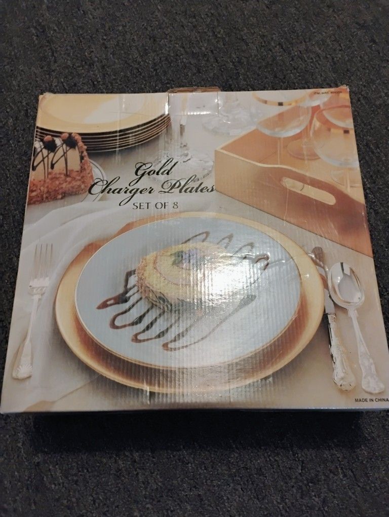 Gold Lacquered Charger Plates With carrying Tray