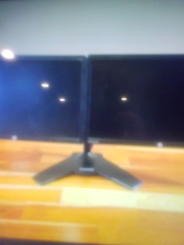 Dual Monitors