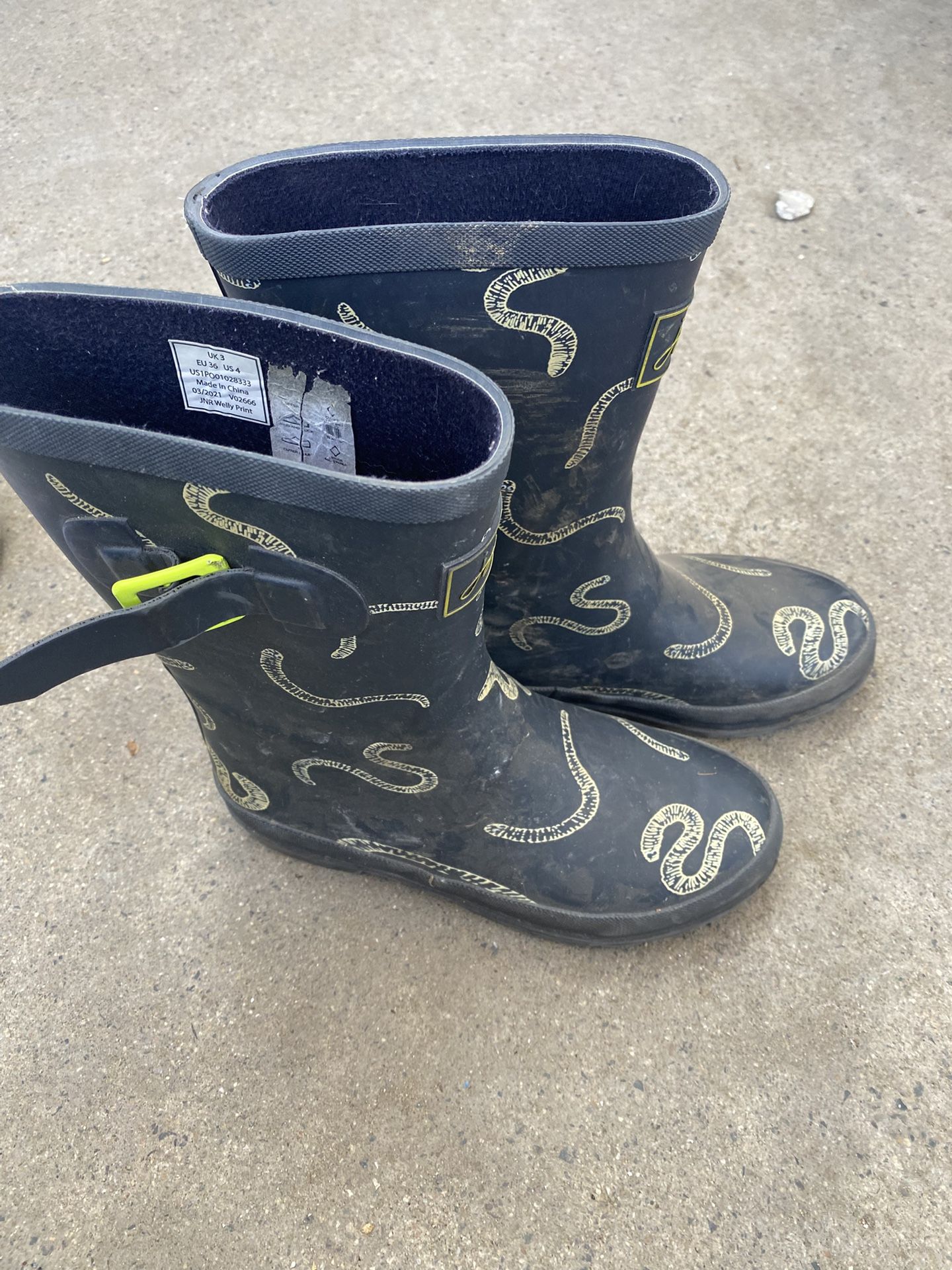 Snow Or Rain Boots Size 4