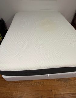 Queen Bed (Mattress & Box Spring )