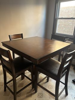 table with chairs