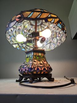 Warehouse of Tiffany Tiffany-style Peacock Lantern Table Lamp OBO