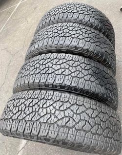 275/65/20 Goodyear Vendo un set de llantas  con 80% Vida en excelente condiciones de Vida las 4 🫡🤑
 Selling a set of 4 tires with 80% tread life rem