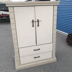 🥰ARMOIRE IN BEIGE COLOR -SOLID WOOD😍