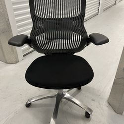 Knoll Generation Chair 