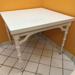 TABLE KITCHEN FREE