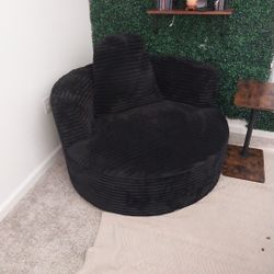 Round Reading/Lounge Chair