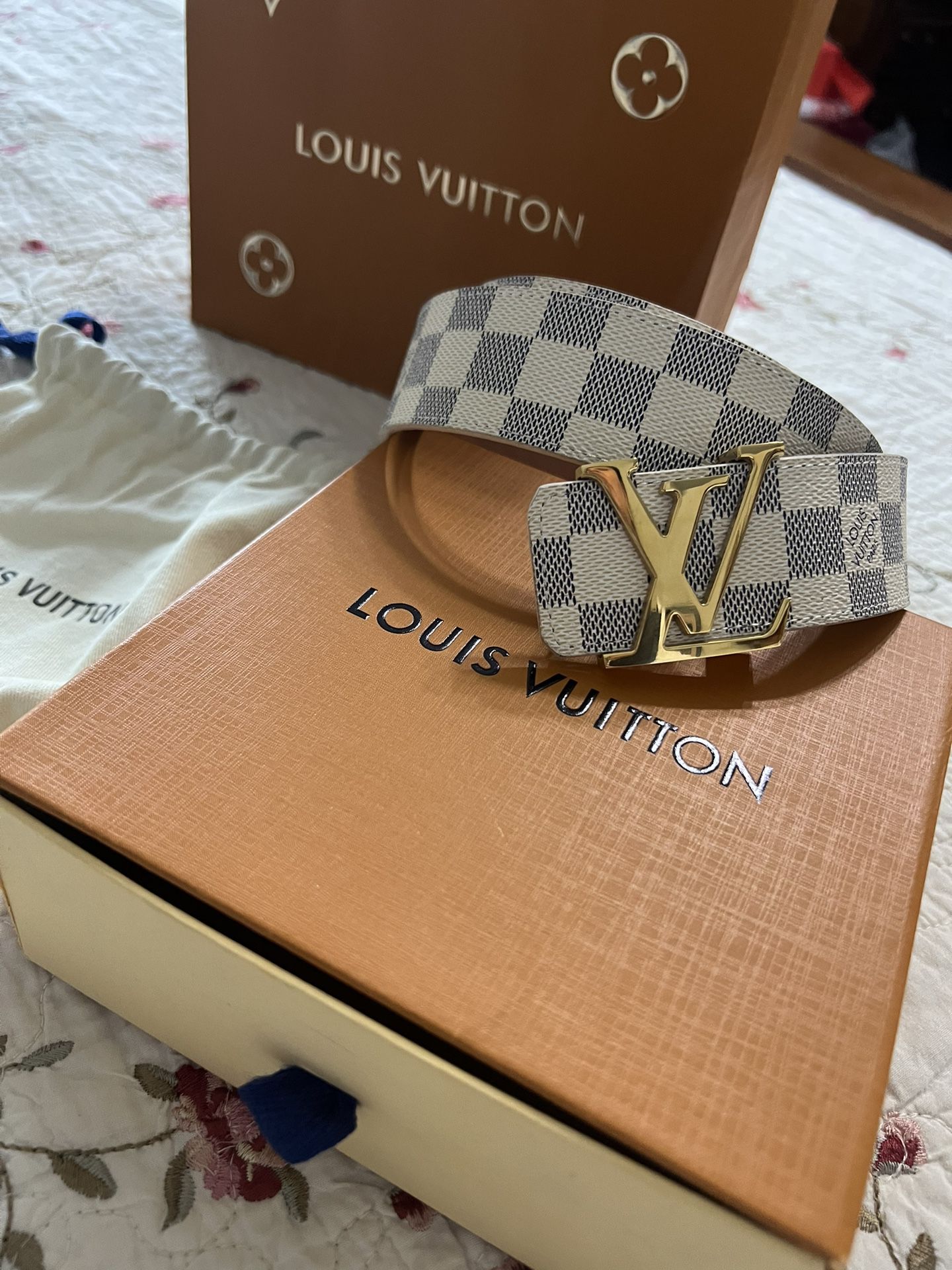 Authentic LV Belt Like New for Sale in Pearland, TX - OfferUp