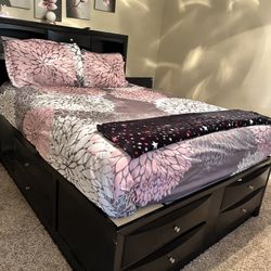 Black Queen, eyes storage bed with, however, many drawers.