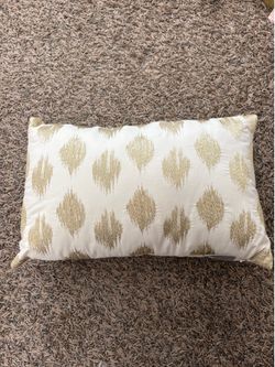 Throw pillow