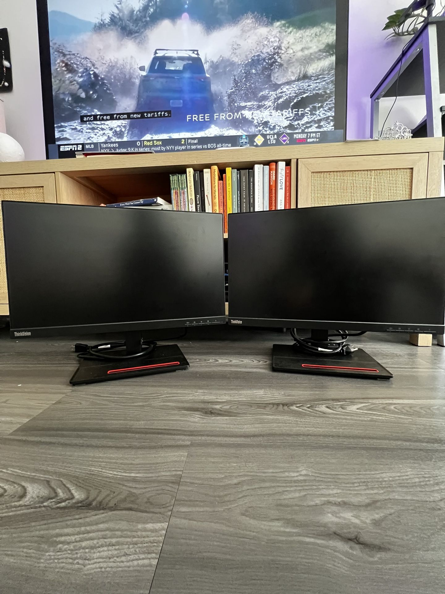 Lenovo 1920 x 1080 Full HD (1080p) ThinkVision Monitor