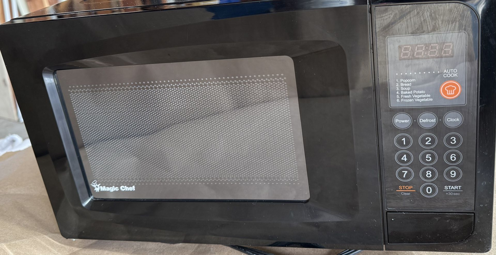 Magic Chef Microwave - Excellent Condition