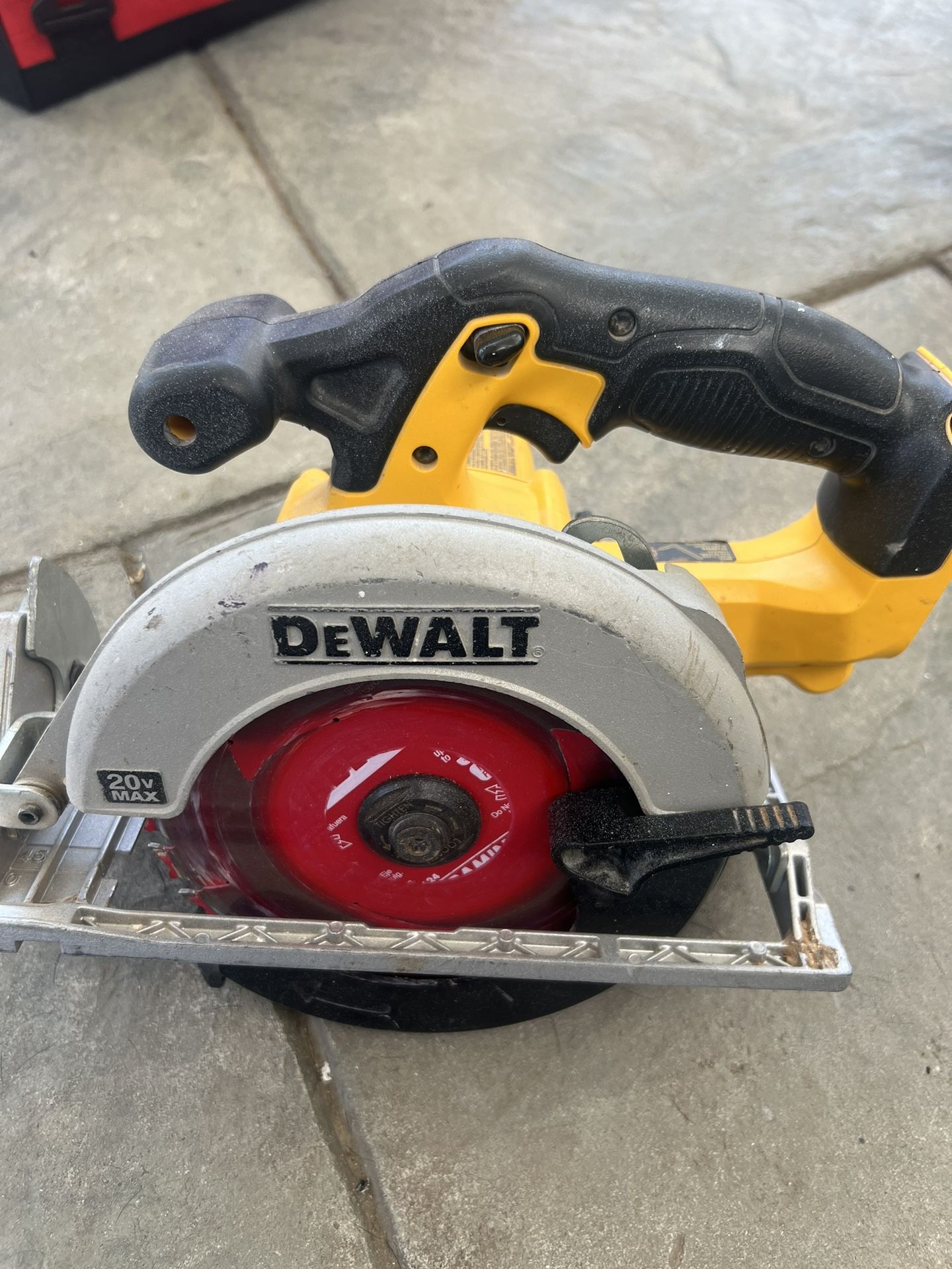 18V DEWALT CIRCULAR SAW 6/1/2